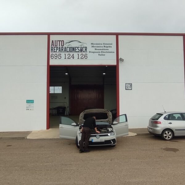 Galeria taller Autoreparaciones CR 1 600x600