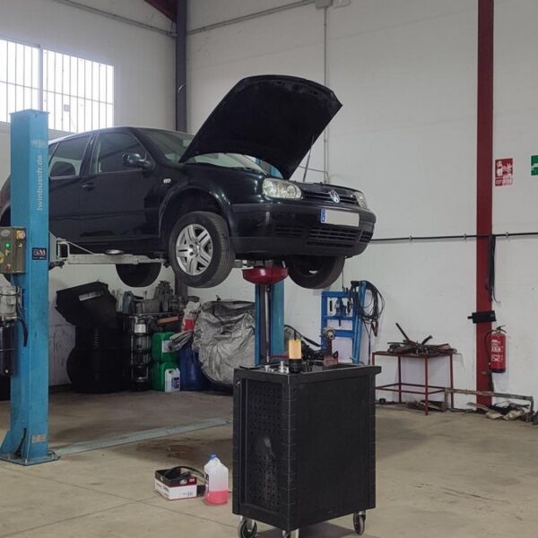 Galeria taller Autoreparaciones CR 3 600x600