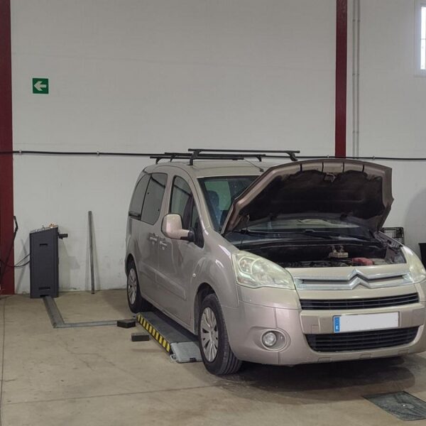 Galeria taller Autoreparaciones CR 4 600x600