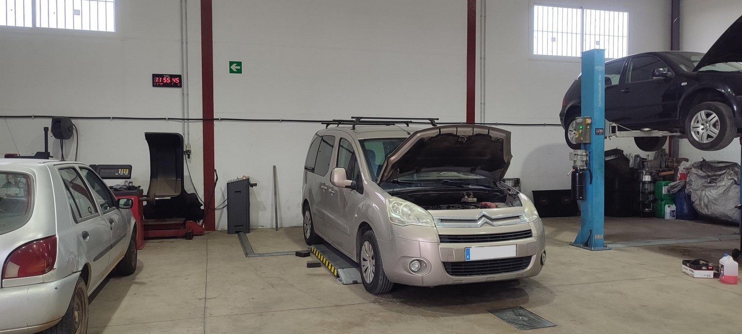 Galeria taller Autoreparaciones CR 4