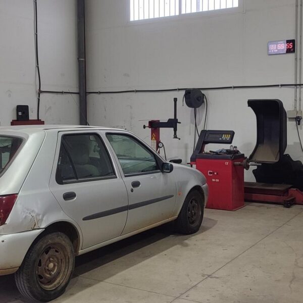 Galeria taller Autoreparaciones CR 6 600x600